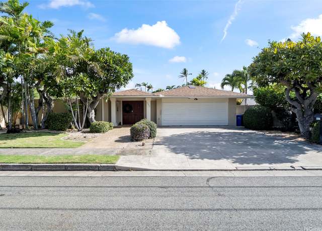 Property at 4837 Kolohala St, Honolulu, HI 96816, 4 beds, 4.5 baths
