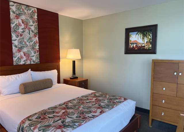 Property at 2427 Kuhio Ave #1504, Honolulu, HI 96815, 1 bath