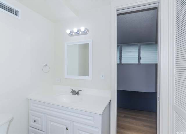 Property at 780 Amana St #205, Honolulu, HI 96814, 2 beds, 1.5 baths