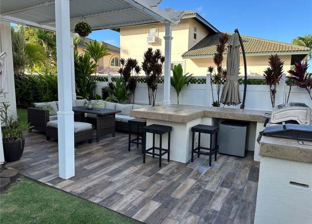 Property at 91-1005 Maulihiwa St, Kapolei, HI 96707, 4 beds, 2.5 baths