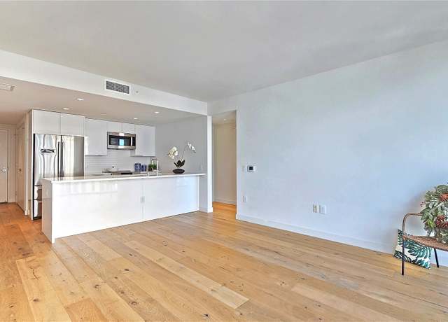Property at 1001 Queen St #2605, Honolulu, HI 96814, 1 bed, 1 bath