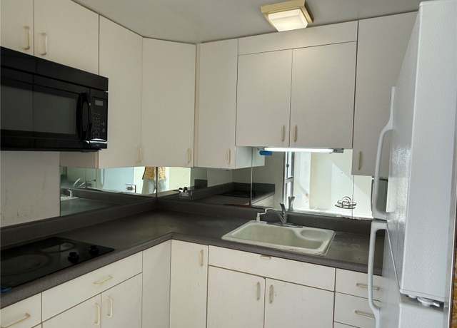 Property at 225 Queen St Unit 8D, Honolulu, HI 96813, 1 bed, 1 bath