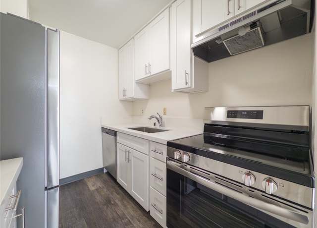 Property at 1011 Prospect St #1004, Honolulu, HI 96822, 1 bed, 1 bath