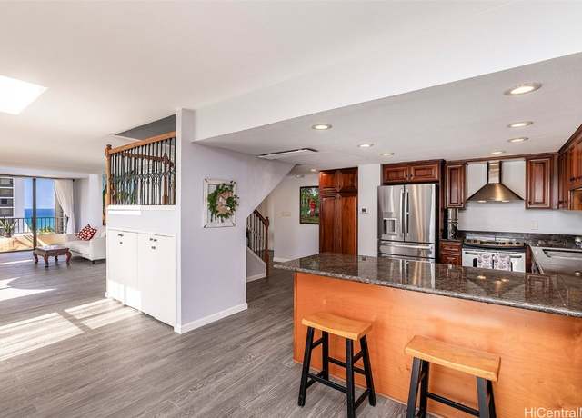 Property at 311 Ohua Ave Ph D, Honolulu, HI 96815, 3 beds, 2.5 baths