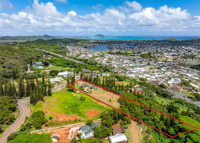 Property at 42-106 Aleka Pl, Kailua, HI 96734, 5 beds, 3 baths