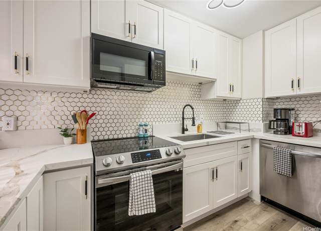Property at 222 Kaiulani Ave #208, Honolulu, HI 96815, 2 beds, 1 bath