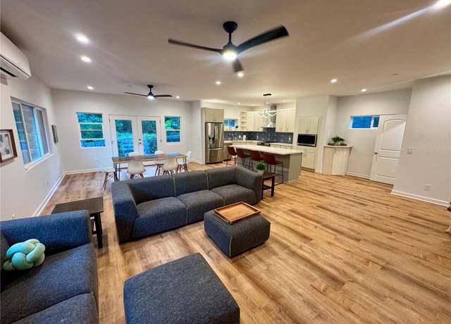 Property at 2318 Waiomao Rd #4, Honolulu, HI 96816, 3 beds, 2.5 baths