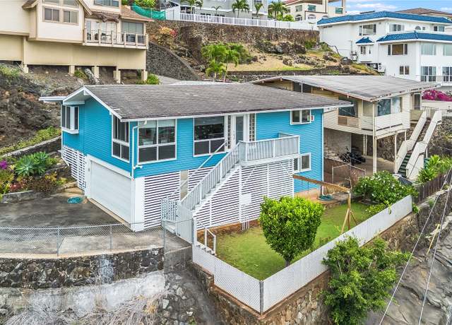 Property at 3912 Koko Dr, Honolulu, HI 96816, 3 beds, 2.5 baths