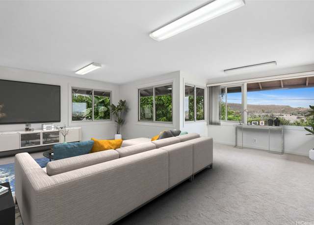 Property at 99-426 Poaha Pl, Aiea, HI 96701, 3 beds, 2 baths
