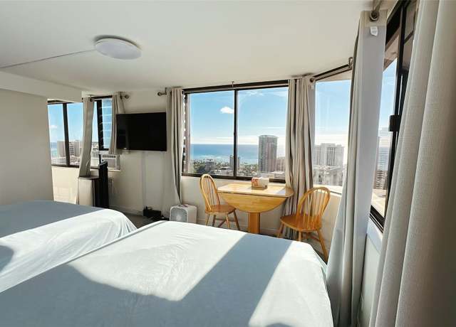 Property at 444 Niu St #3802, Honolulu, HI 96815, 1 bed, 2 baths