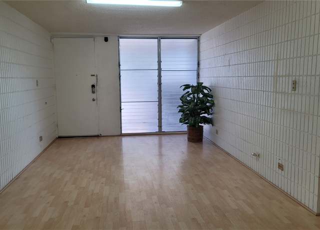 Property at 1605 Pensacola St #3, Honolulu, HI 96822, 2 beds, 1 bath