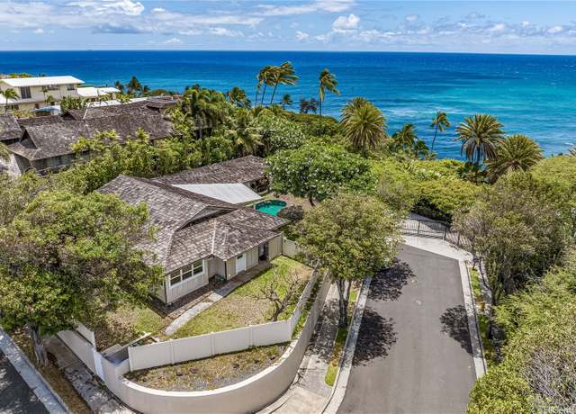 Property at 4105 Papu Cir, Honolulu, HI 96816, 3 beds, 2.5 baths