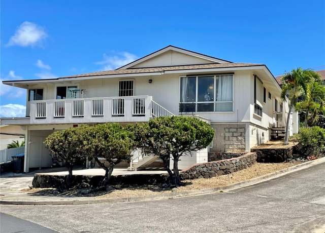 Property at 3340 Ala Laulani St, Honolulu, HI 96818, 5 beds, 4.5 baths