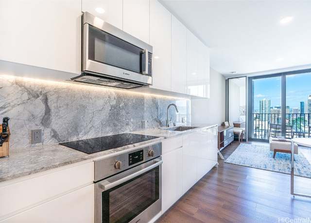 Property at 987 Queen St #2409, Honolulu, HI 96814, 1 bath