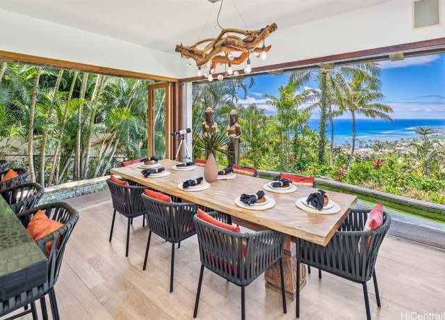Property at 718 Puuikena Dr, Honolulu, HI 96821, 7 beds, 8 baths