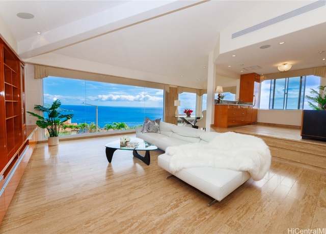 Property at 738 Kaulana Pl, Honolulu, HI 96821, 3 beds, 4 baths