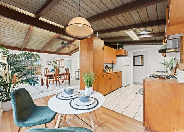 Property at 2272 Komo Mai Dr, Pearl City, HI 96782, 3 beds, 1.5 baths