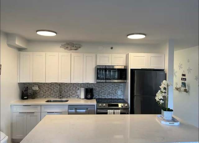 Property at 201 Ohua Ave Unit 906 T-1, Honolulu, HI 96815, 1 bed, 1 bath