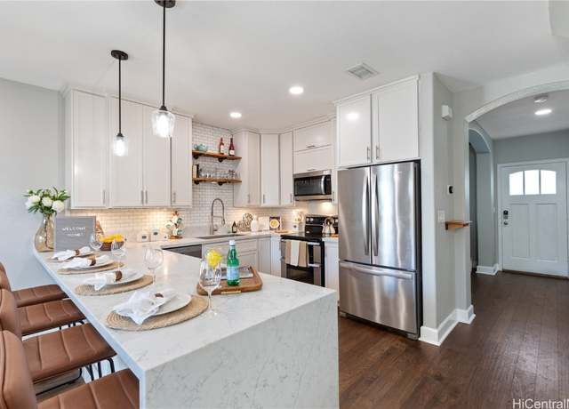 Property at 91-2038 Kaioli St #6304, Ewa Beach, HI 96706, 3 beds, 2.5 baths