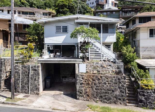 Property at 2233 Waiomao Rd, Honolulu, HI 96816, 4 beds, 2 baths
