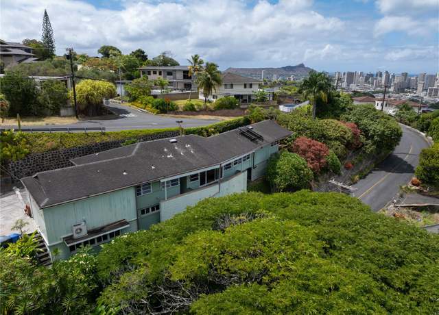 Property at 2316 Round Top Dr, Honolulu, HI 96822, 3 beds, 2.5 baths
