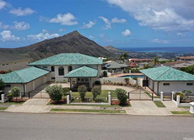 Property at 1007 Kuamauna St, Honolulu, HI 96825, 5 beds, 6 baths