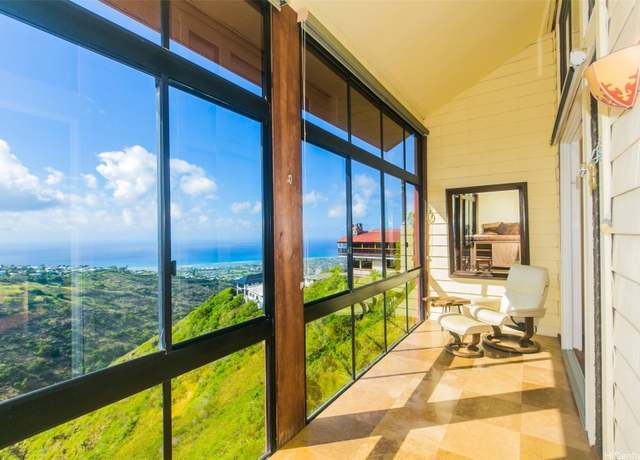 Property at 4959 Maunalani Cir #2, Honolulu, HI 96816, 3 beds, 2.5 baths