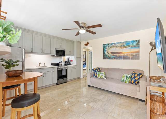 Property at 236 Liliuokalani Ave #201, Honolulu, HI 96815, 1 bed, 1 bath