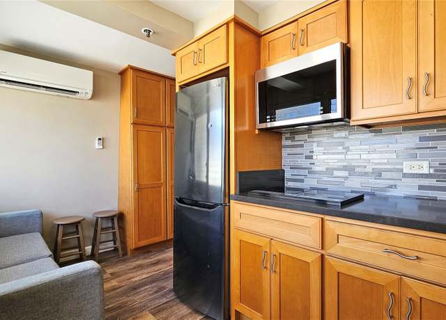 Property at 2425 Kuhio Ave #1401, Honolulu, HI 96815, 1 bath
