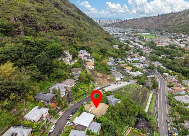 Property at 2348 Kuahea St, Honolulu, HI 96816, 4 beds, 1.5 baths