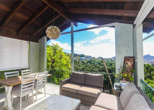 Property at 1562 St Louis Dr, Honolulu, HI 96816, 4 beds, 2 baths