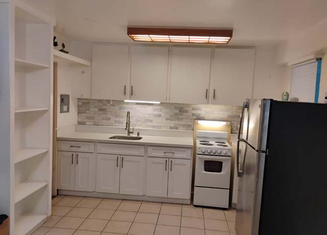 Property at 410 Nahua St #113, Honolulu, HI 96815, 1 bed, 1 bath