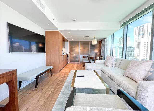 Property at 2139 Kuhio Ave #1112, Honolulu, HI 96815, 1 bath
