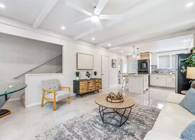 Property at 1447 Hunakai St #1, Honolulu, HI 96816, 2 beds, 2 baths