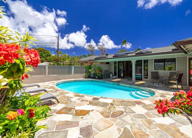 Property at 176 Kaiholu St, Kailua, HI 96734, 4 beds, 3 baths