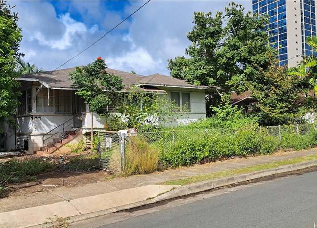 Property at 1140 Elm St, Honolulu, HI 96814, 4 beds, 1 bath