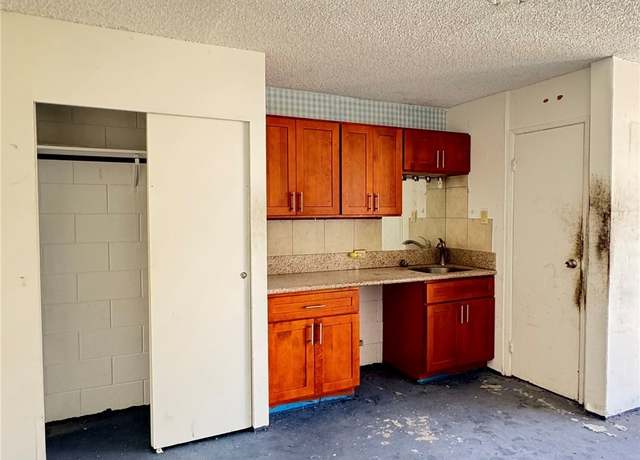 Property at 2509 Ala Wai Blvd #904, Honolulu, HI 96815, 1 bath