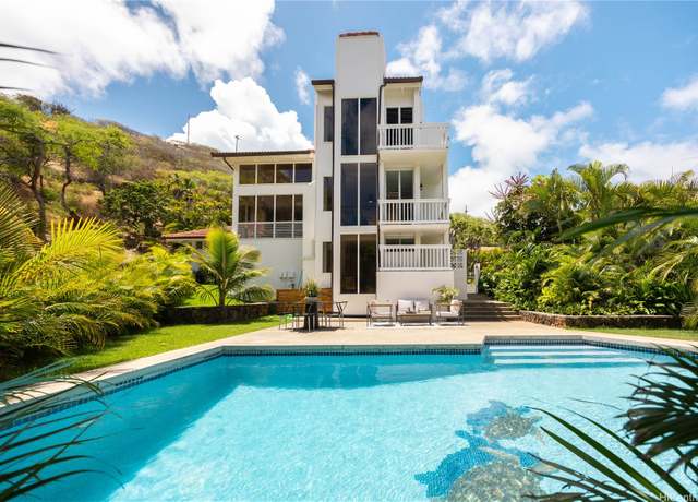 Property at 7421 Mokuhano Pl, Honolulu, HI 96825, 4 beds, 3 baths