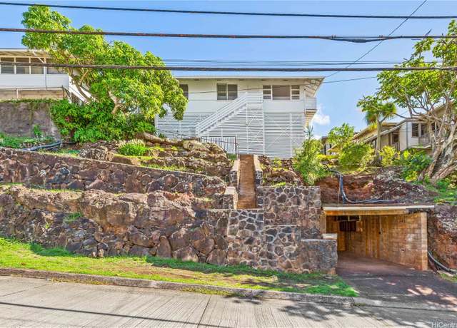 Property at 1571 Alencastre St, Honolulu, HI 96816, 3 beds, 1 bath