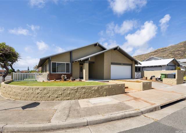 Property at 7549 Puumahoe Pl, Honolulu, HI 96825, 4 beds, 2 baths