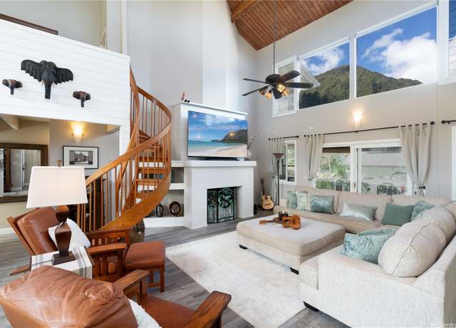 Property at 1238 Kelewina St, Kailua, HI 96734, 4 beds, 3.5 baths