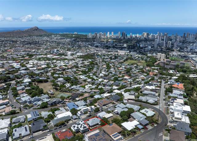 Property at 1835 St Louis Dr, Honolulu, HI 96816, 4 beds, 2.5 baths