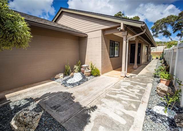 Property at 941122 Kapehu St, Waipahu, HI 96797, 3 beds, 2 baths