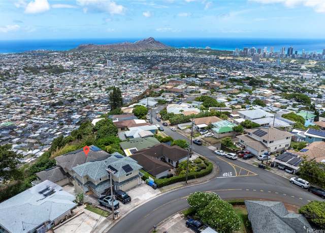 Property at 2407 St Louis Dr Unit B, Honolulu, HI 96816, 5 beds, 3.5 baths