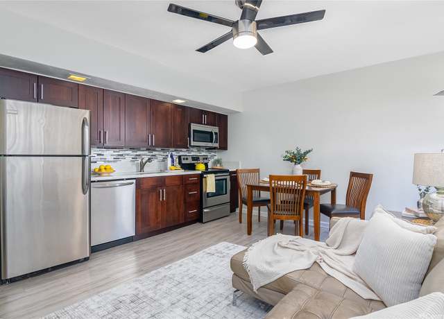 Property at 2281 Ala Wai Blvd #303, Honolulu, HI 96815, 1 bed, 1 bath