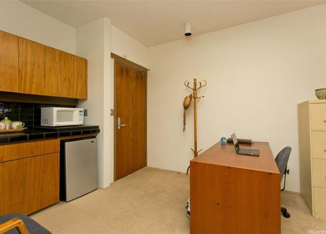 Property at 1188 Bishop St #1503, Honolulu, HI 96813, 1 bed, 1 bath