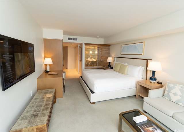 Property at 383 Kalaimoku St Unit E1613, Honolulu, HI 96815, 1 bath