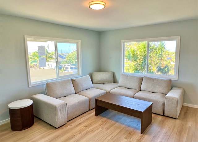 Property at 56-304 Maunuunu Pl, Kahuku, HI 96731, 3 beds, 1.5 baths
