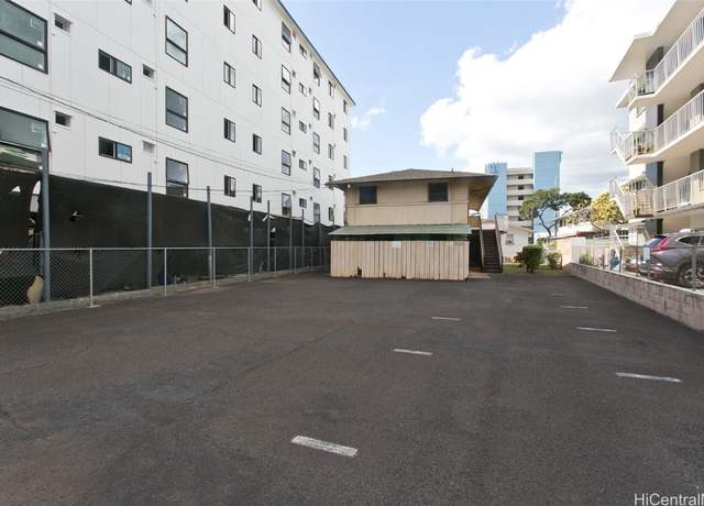 Property at 750 Makaleka Ave, Honolulu, HI 96816, 8 beds, 4 baths