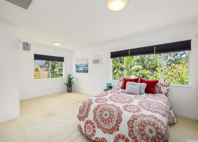 Property at 91-220 Ihee Pl, Kapolei, HI 96707, 4 beds, 2.5 baths